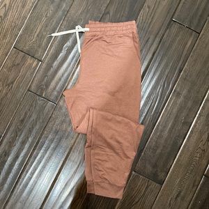 Vuori performance joggers